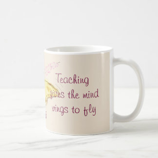 Tasse de papillon et de professeur fait sur