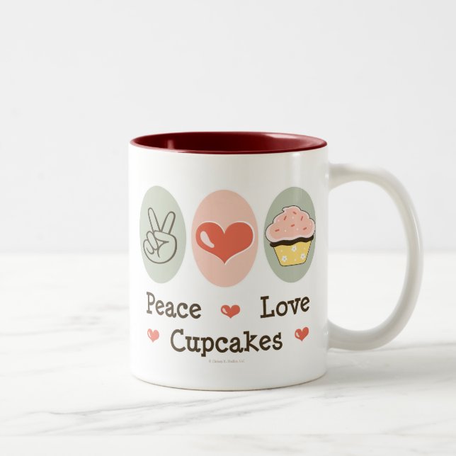 Tasse de petits gâteaux d'amour de paix (Droit)