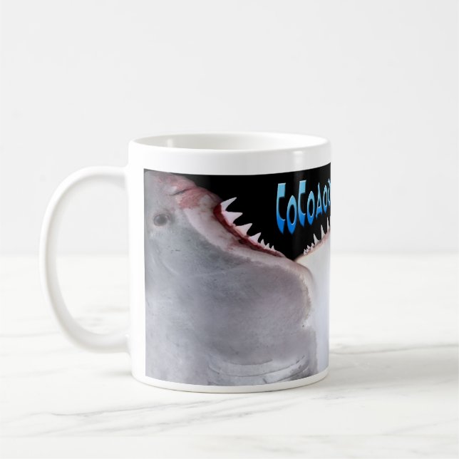Tasse de requin de Carcharias de CoCoaodon - bleu (Gauche)