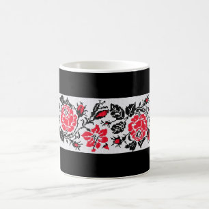 Tasse de roses rouges de broderie de Vyshyvanka