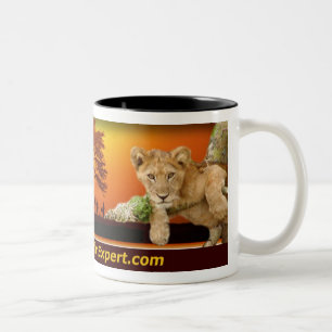 Tasse de scène de safari avec le lion CUB et le