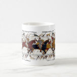 Tasse de scène de tapisserie de Bayeux<br><div class="desc">Tasse de tapisserie de Bayeux</div>