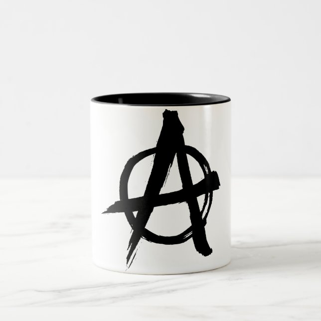 Tasse de symbole d'anarchie (Centre)
