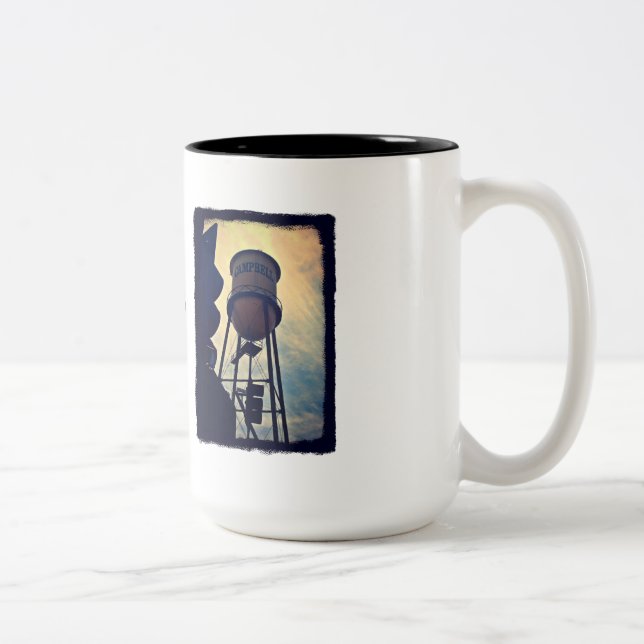 Tasse de ton de la tour d'eau de Campbell CA deux (Droit)