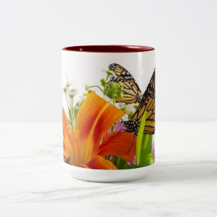 Tasse de ton du papillon deux de fleur