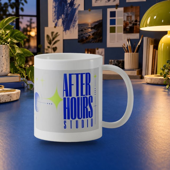 Tasse de typographie graphique After Hours Studio (After Hours Studio Graphic Typography Mug — refined lighting and contact shadows. Digital lifestyle preview.)