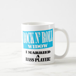 Tasse de veuve de petit pain de N de roche -