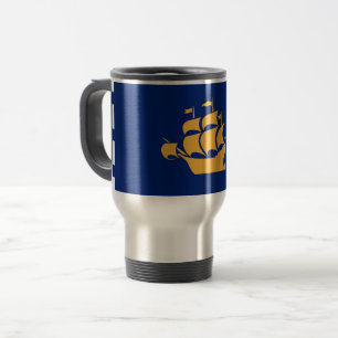 Tasse de voyage avec le drapeau de la ville de Qué