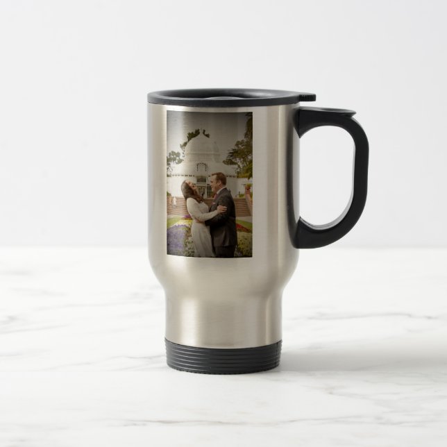 Tasse de voyage de mariage de marque et d'Iliana (Droit)