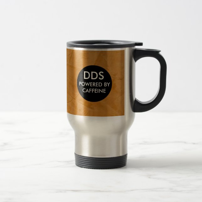 Tasse de voyage drôle de DDS alimentée par la café (Droit)