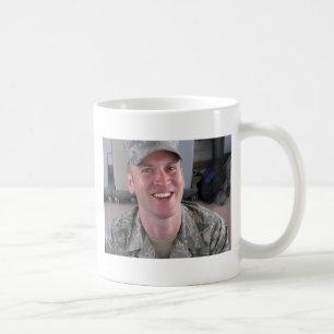 Tasse décorée de héros de guerre