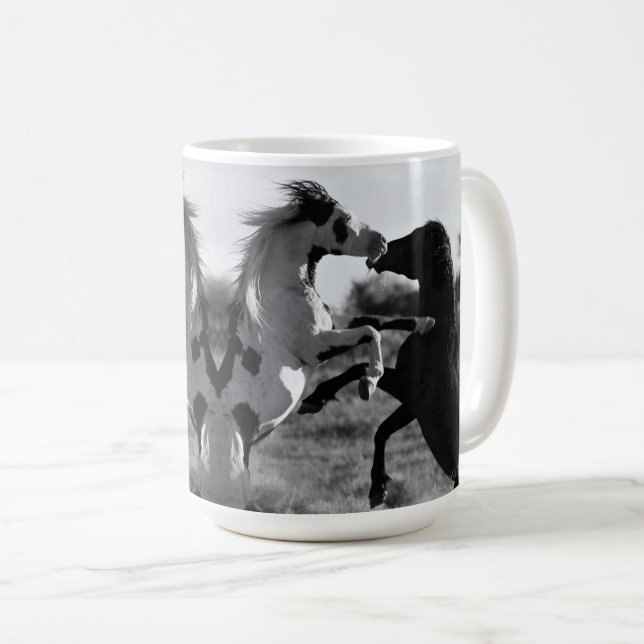 Tasse d'étalon de mustang (Devant droit)