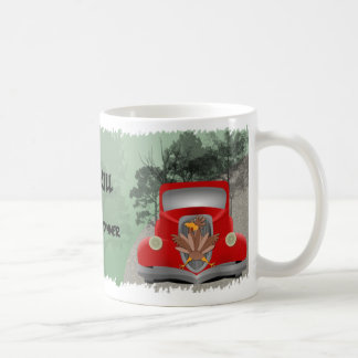 Tasse drôle de dîner d'animal tué sur une route