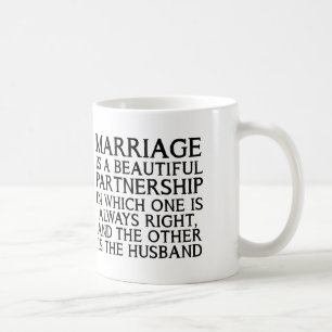 Tasse drôle de dispute de mariage