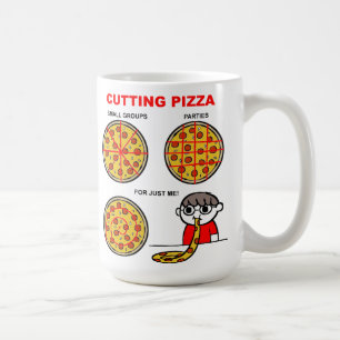 Tasse drôle de pizza coupée