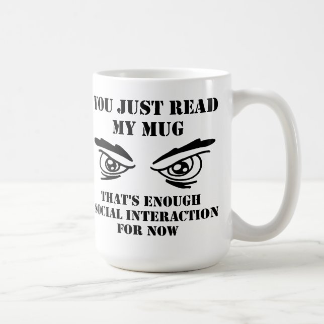 Tasse drôle de voyage d'interaction sociale (Droite)