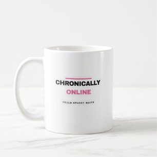Tasse drôle d'Internet en ligne de manière chroniq