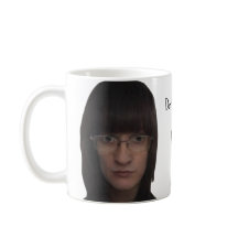 Tasse drôle et identifiable de croûte matinale d'A