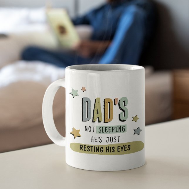 Tasse drôle pour papa 'Se repose les yeux' (Créateur téléchargé)
