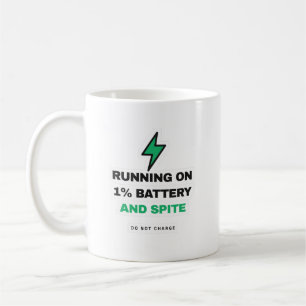 Tasse drôle qui fonctionne avec 1 pour cent de bat