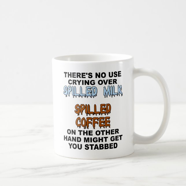 Tasse drôle renversée de lait (Droite)