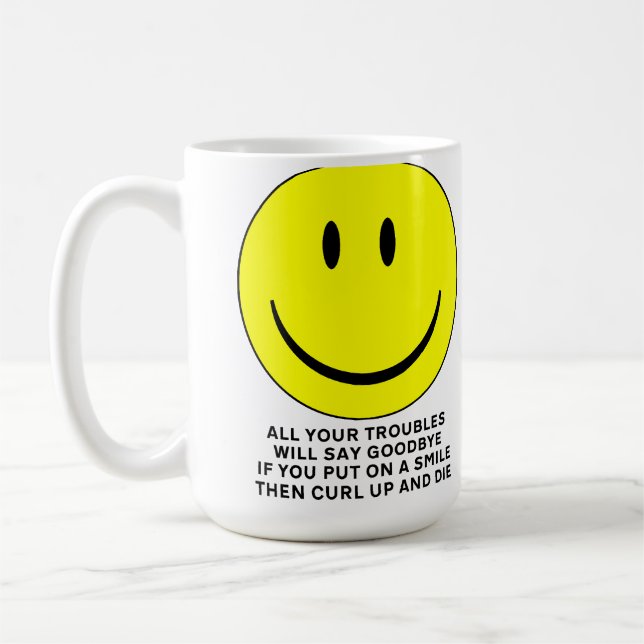 Tasse Drôle Visage Heureux Se Recroqueviller Et Mo (Gauche)