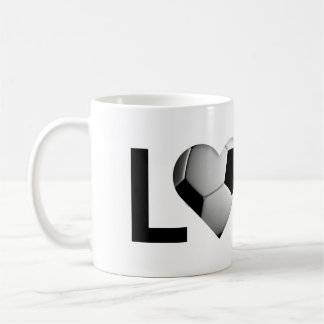 Tasse du football d'amour (coeur de ballon de