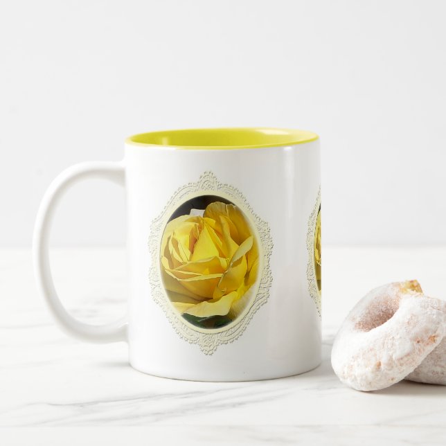 Tasse du jour de mère de rose jaune (Avec donut)