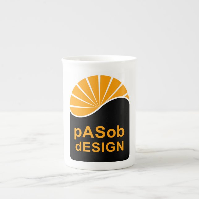Tasse en porcelaine à base de cendres d'os (Devant)