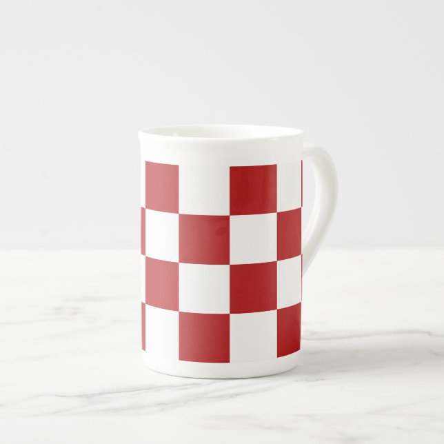 Tasse En Porcelaine à damiers rouge et blanc (Devant droit)