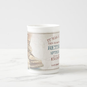 Tasse En Porcelaine Annonce de retraite avec de vieilles bottes V2.0