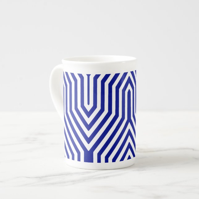 Tasse En Porcelaine Art Déco Géométrique - bleu cobalt et blanc (Devant gauche)