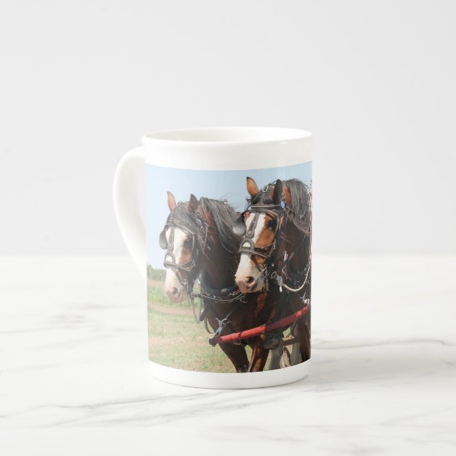 Tasse En Porcelaine Beau clydesdale chevaux labourant (Devant gauche)