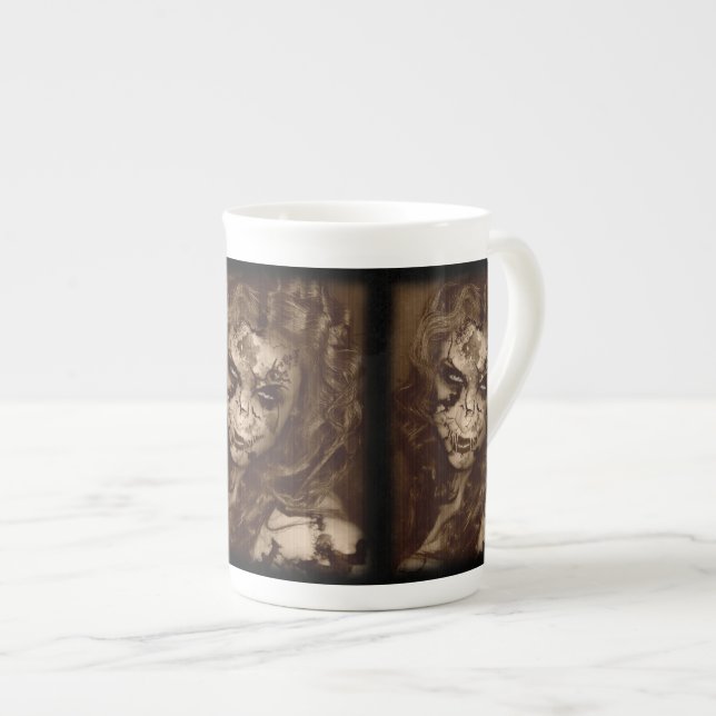 Tasse En Porcelaine Belle Décaderie Tombée (Devant droit)
