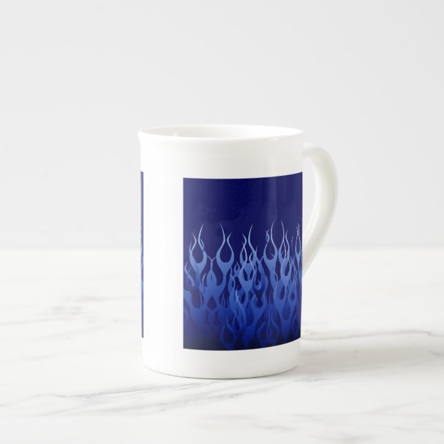 Tasse En Porcelaine Bleu cool sur Blue Racing Flames (Devant droit)