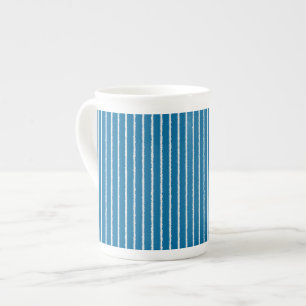 Tasse En Porcelaine Bleu et blanc avec lignes inégales Bone Chin