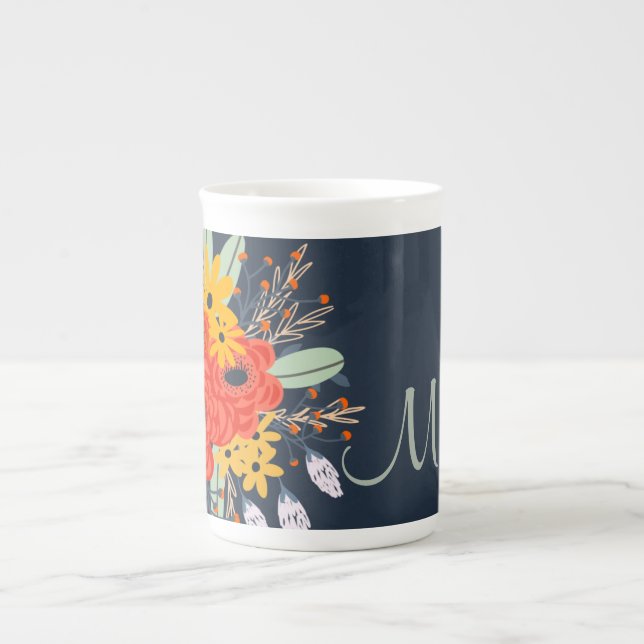 Tasse En Porcelaine Bouquet floral moderne Monogramme bleu (Devant)