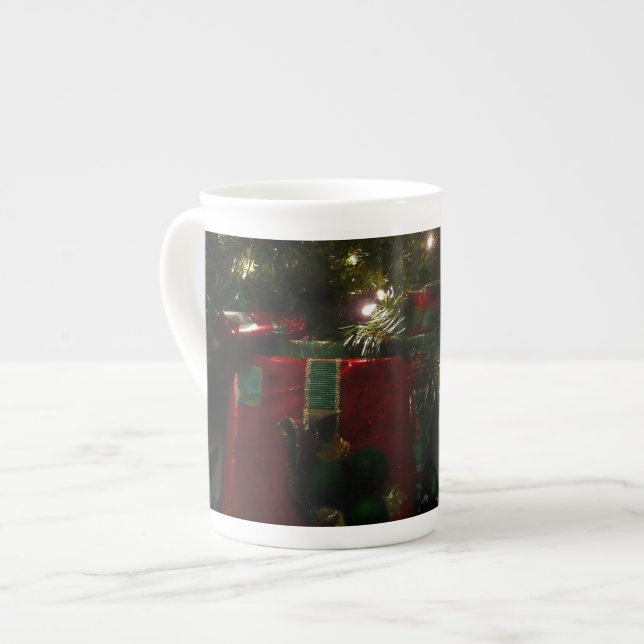 Tasse En Porcelaine Cadeaux sous l'arbre Noël (Devant gauche)