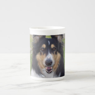 Tasse En Porcelaine Collie rugueuse de tricolore.png