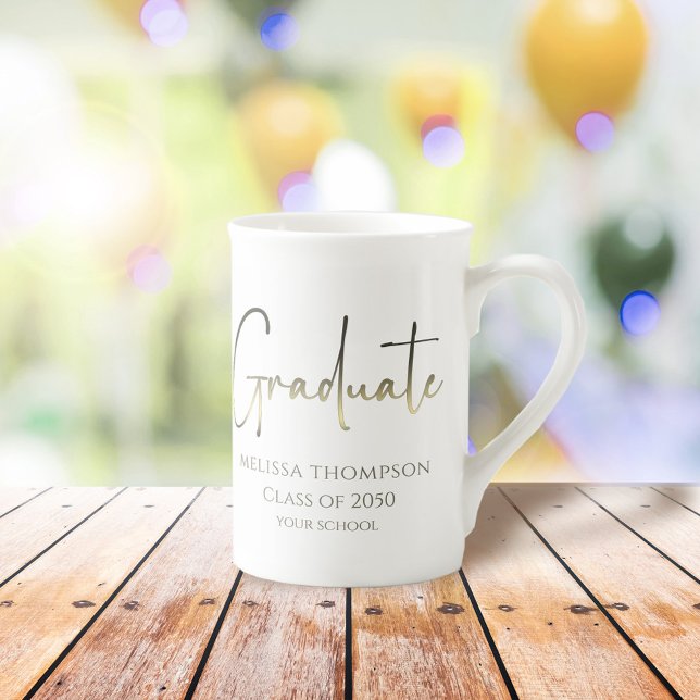 Tasse En Porcelaine Confetti Or Diplômé Confetti Moderne Calligraphie  (Gold confetti graduation mug with modern calligraphy script for elegant Class of keepsake. 🎓✨)