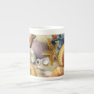 Tasse En Porcelaine Coques de mer sur la plage