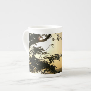 Tasse En Porcelaine Coucher du soleil à travers les arbres II Photogra