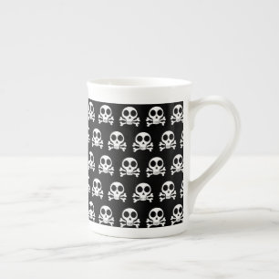 Tasse En Porcelaine crâne effrayant sur fond noir