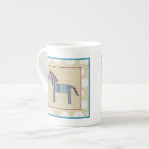 Tasse En Porcelaine Cutout Zebra sur Arrière - plan crème