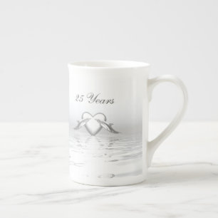 Tasse En Porcelaine Dauphins et coeur argentés d'anniversaire