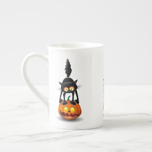 Tasse En Porcelaine Dessin d'Halloween au chat effrayé sur Citrouille (Gauche)