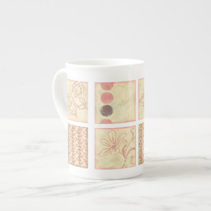 Tasse En Porcelaine Dessins de blocs de bois rose par Chariklia Zarris