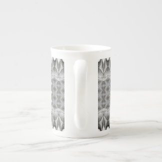 TASSE EN PORCELAINE DÉTÉRIORATION DE L'ESPRIT SUR LA MATIÈRE
