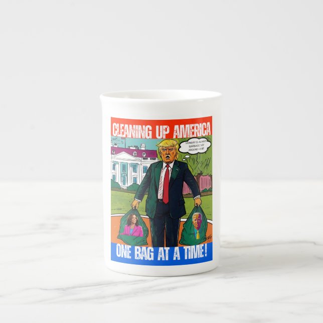 TASSE EN PORCELAINE DONALD TRUMP - NETTOYER L'AMÉRIQUE, UN SAC PAR FOI (Devant)