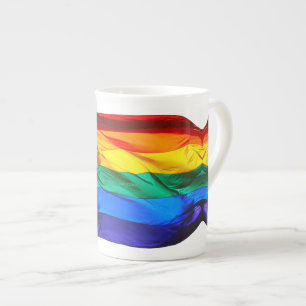 Tasse En Porcelaine Drapeau de la fierté gay de SlipperyJoe's flottant